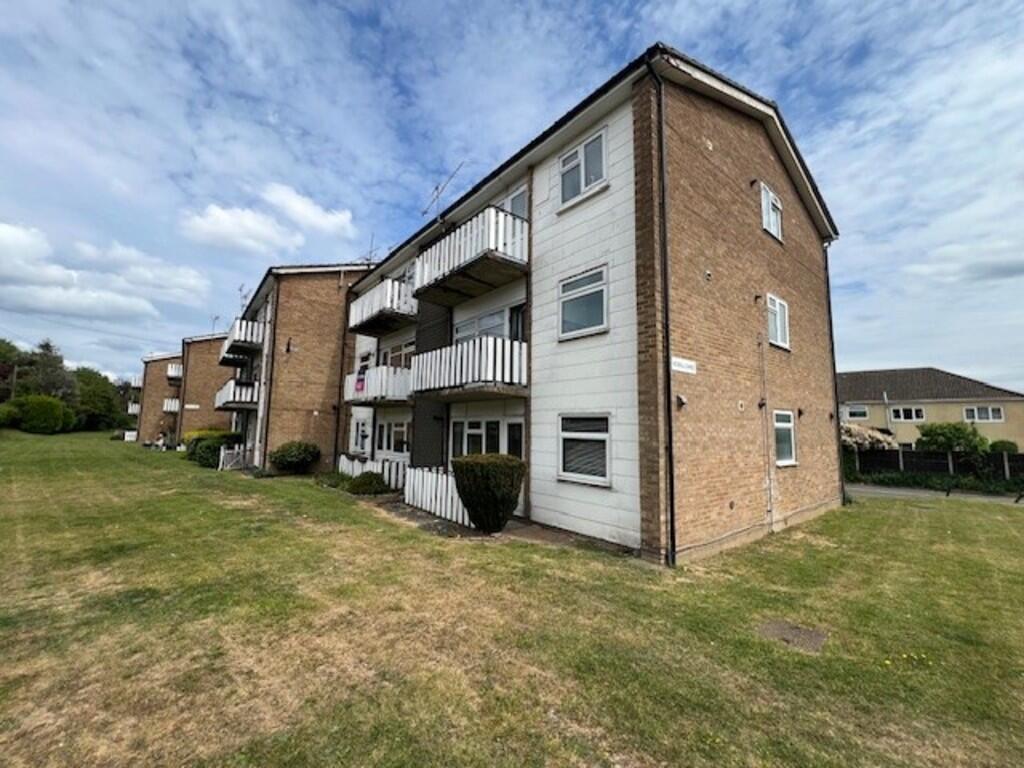 2 bed 1st Floor Flat for rent in Wormley West End. From Rainbow Estate Agents (S.E.) Ltd - Essex