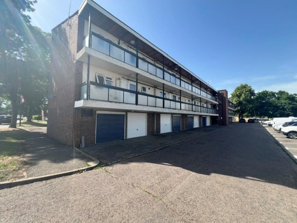 1 bed Apartment for rent in Waltham Abbey. From Rainbow Estate Agents (S.E.) Ltd - Essex