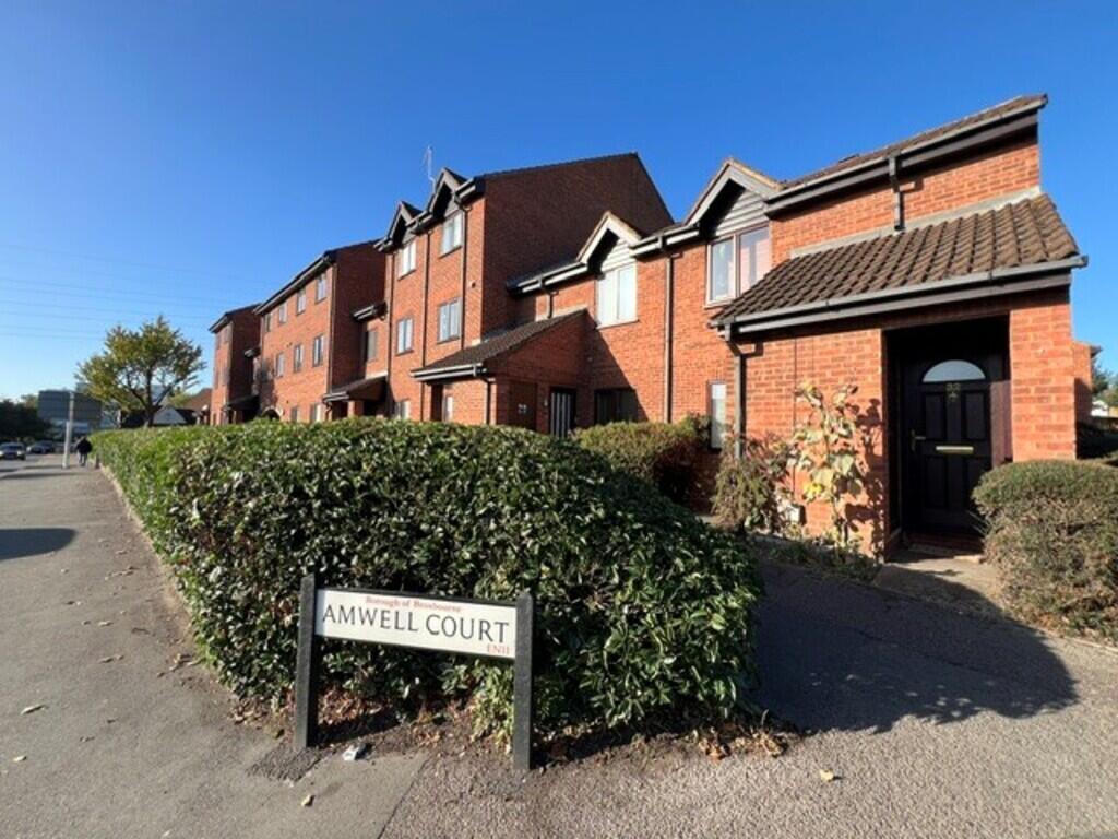 1 bed 1st Floor Flat for rent in Hoddesdon. From Rainbow Estate Agents (S.E.) Ltd - Essex 1 bed 1st Floor Flat for rent in Hoddesdon. From Rainbow Estate Agents (S.E.) Ltd - Essex
