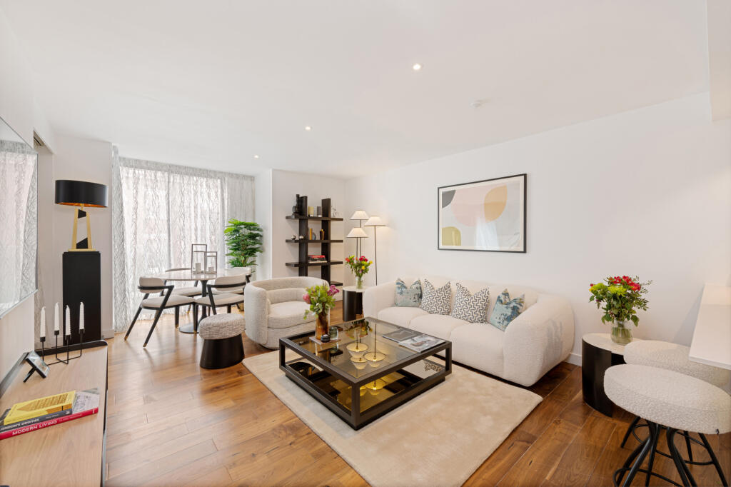 3 bed Apartment for rent in London. From AC RESIDENTIAL - Mayfair