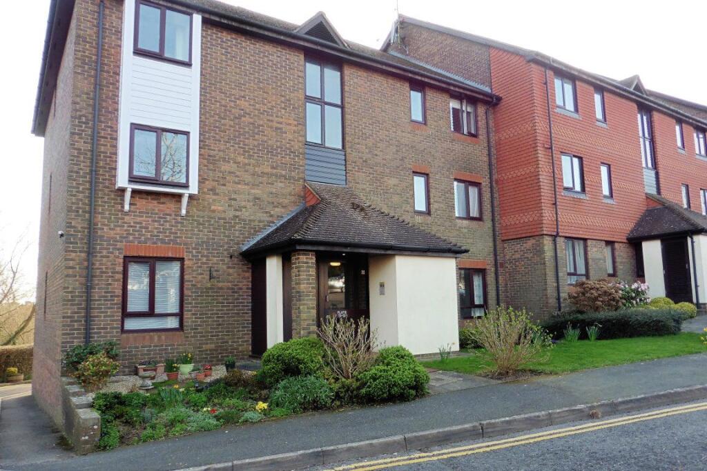 2 bed 1st Floor Flat for rent in Battle. From Castle Estates - Battle