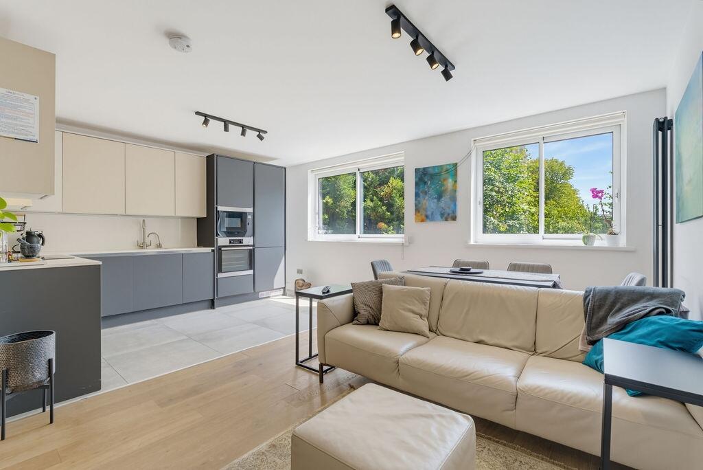 1 bed 1st Floor Flat for rent in London. From Realm Estates - London - Sales & Lettings 1 bed 1st Floor Flat for rent in London. From Realm Estates - London - Sales & Lettings