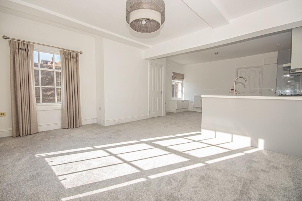 1 bed 1st Floor Flat for rent in Warwick. From Red Brick Sales & Lettings - Coventry 1 bed 1st Floor Flat for rent in Warwick. From Red Brick Sales & Lettings - Coventry
