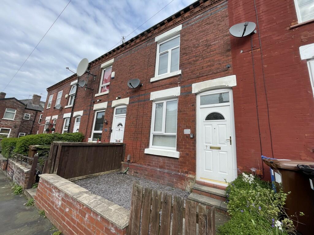2 bed Mid Terraced House for rent in Stockport. From Castle Estates - Bramhall