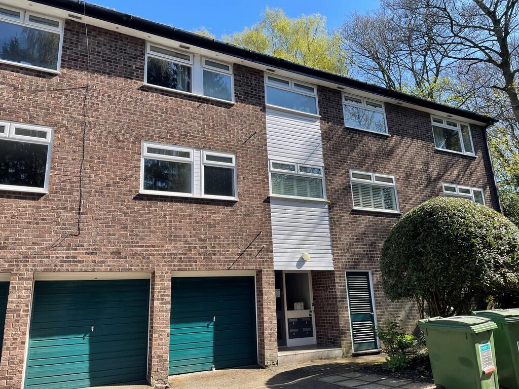 2 bed 1st Floor Flat for rent in Bramhall. From Castle Estates - Bramhall 2 bed 1st Floor Flat for rent in Bramhall. From Castle Estates - Bramhall