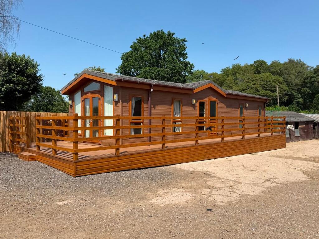2 bed Lodge for rent in Stanton under Bardon. From Reddington Sales and Lettings - Thringstone 2 bed Lodge for rent in Stanton under Bardon. From Reddington Sales and Lettings - Thringstone