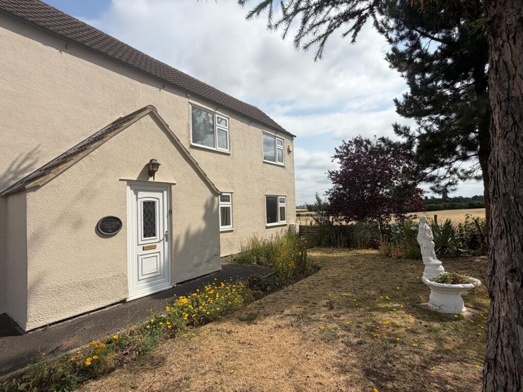 3 bed Detached for rent in Leicester. From Reddington Sales and Lettings - Thringstone 3 bed Detached for rent in Leicester. From Reddington Sales and Lettings - Thringstone
