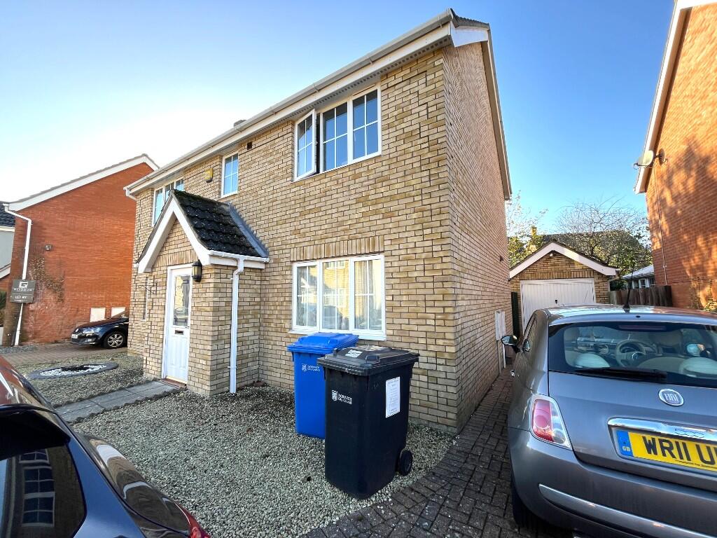 6 bed Detached for rent in Colney. From Alexander & Co - Norwich 6 bed Detached for rent in Colney. From Alexander & Co - Norwich