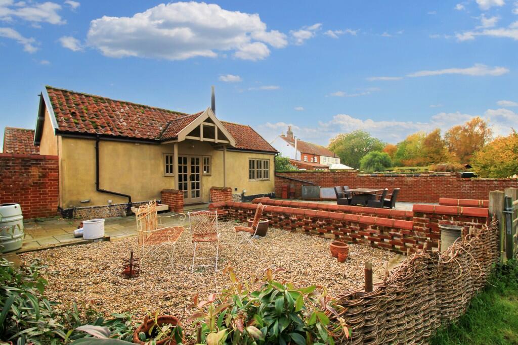 1 bed Detached bungalow for rent in Hardingham. From Alexander & Co - Norwich