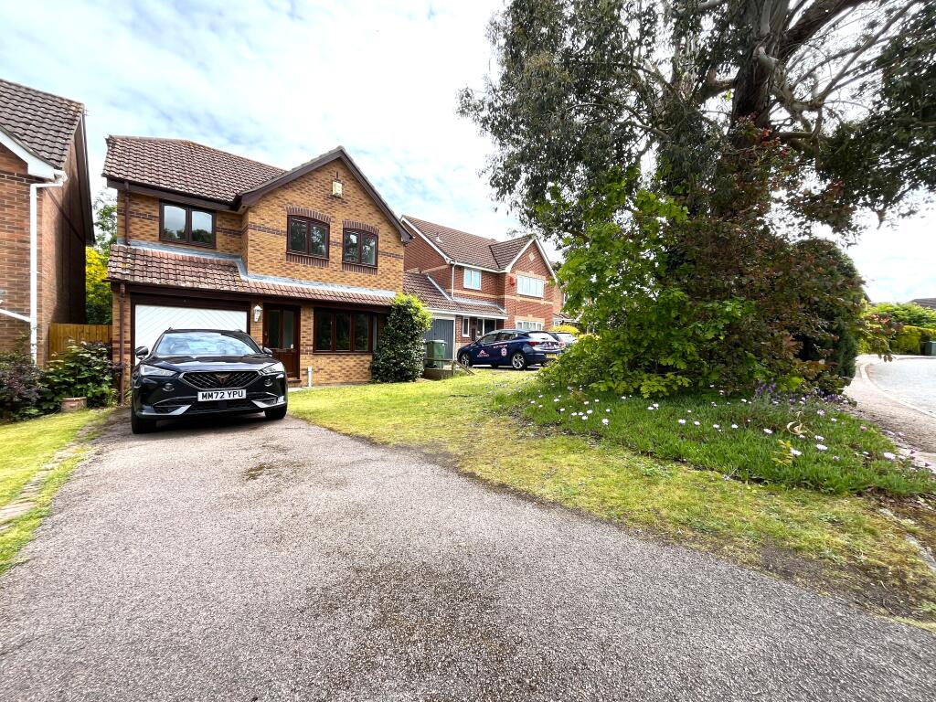 4 bed Detached for rent in Thorpe End. From Alexander & Co - Norwich 4 bed Detached for rent in Thorpe End. From Alexander & Co - Norwich