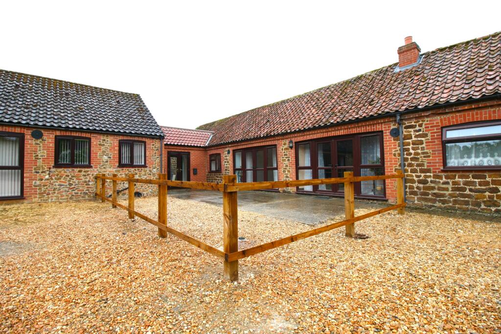 1 bed Bungalow for rent in Congham. From Alexander & Co - Norwich 1 bed Bungalow for rent in Congham. From Alexander & Co - Norwich
