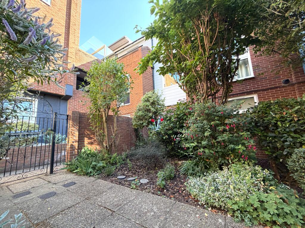 3 bed Town House for rent in Norwich. From Alexander & Co - Norwich 3 bed Town House for rent in Norwich. From Alexander & Co - Norwich