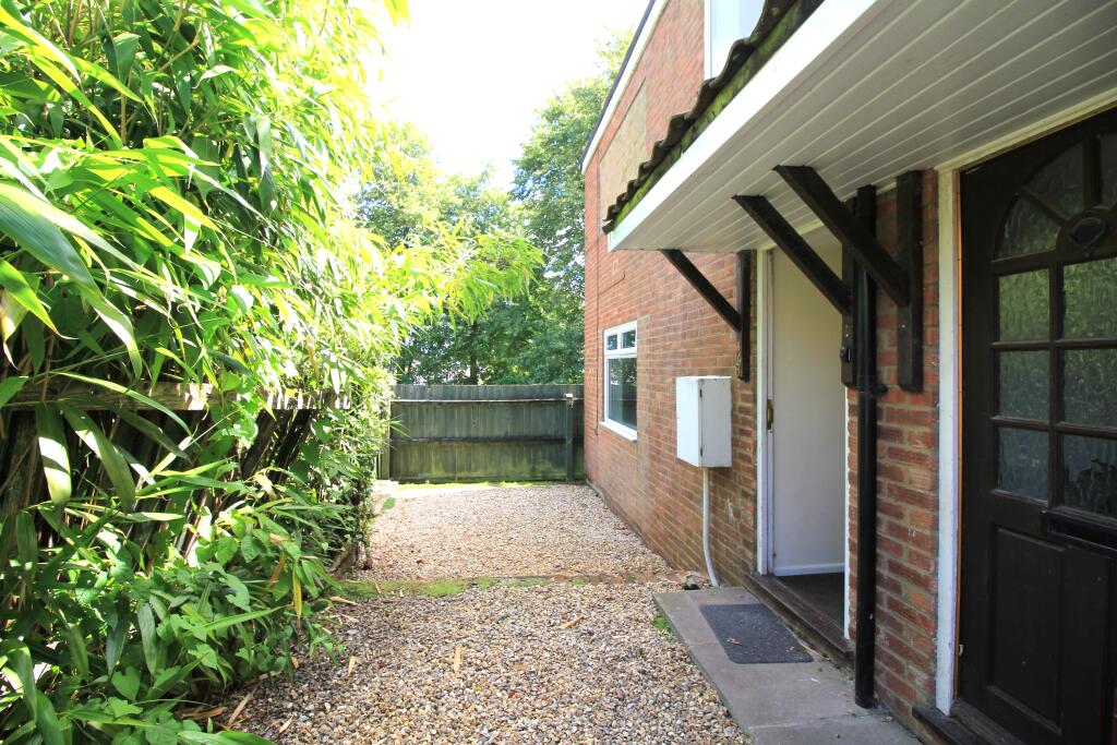 3 bed Semi Detached for rent in Norwich. From Alexander & Co - Norwich 3 bed Semi Detached for rent in Norwich. From Alexander & Co - Norwich
