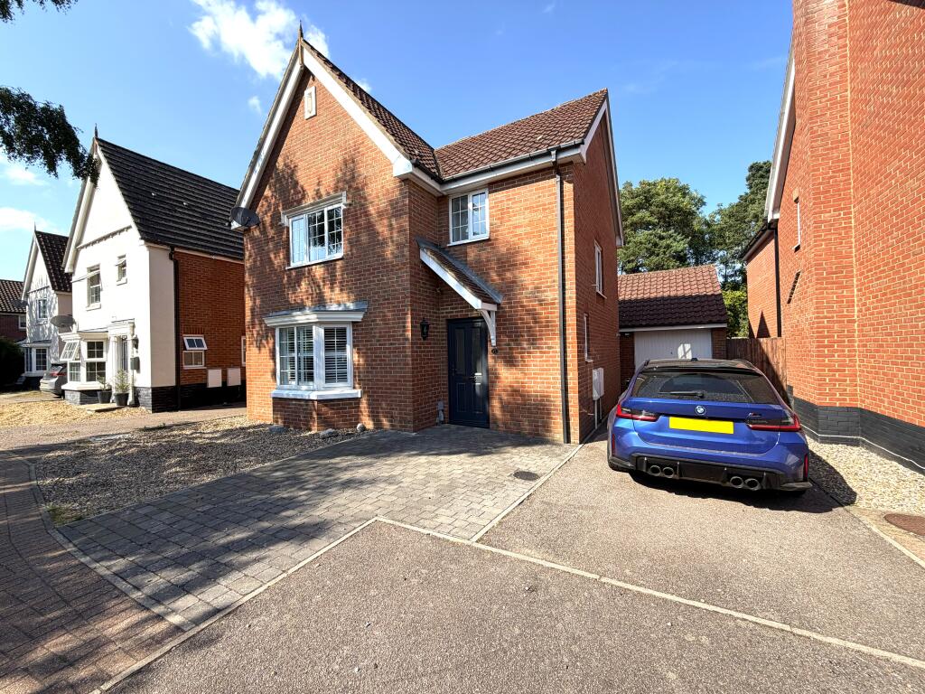 3 bed Detached for rent in Thorpe Marriot. From Alexander & Co - Norwich 3 bed Detached for rent in Thorpe Marriot. From Alexander & Co - Norwich