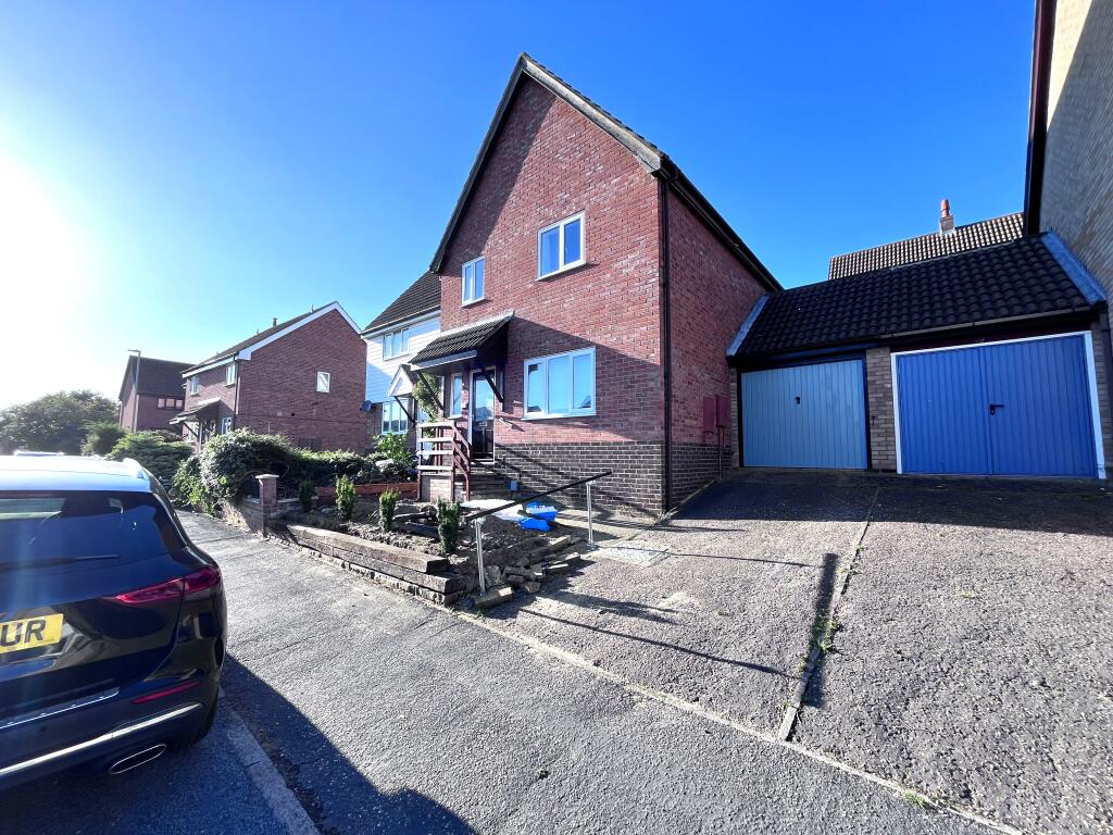 3 bed Semi Detached for rent in Keswick. From Alexander & Co - Norwich 3 bed Semi Detached for rent in Keswick. From Alexander & Co - Norwich
