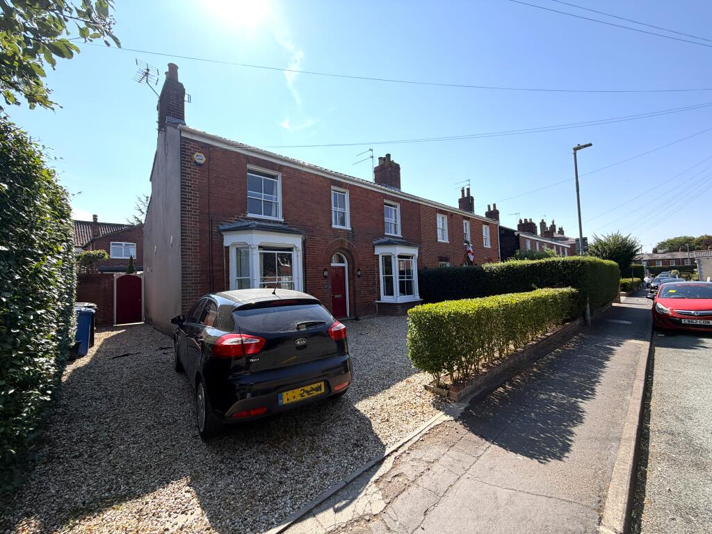 4 bed Semi Detached for rent in Norwich. From Alexander & Co - Norwich 4 bed Semi Detached for rent in Norwich. From Alexander & Co - Norwich