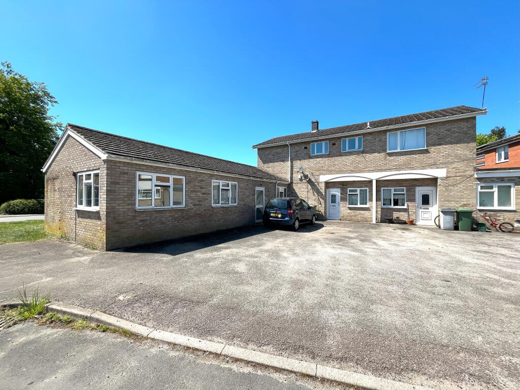 1 bed House (unspecified) for rent in Lingwood. From Alexander & Co - Norwich 1 bed House (unspecified) for rent in Lingwood. From Alexander & Co - Norwich