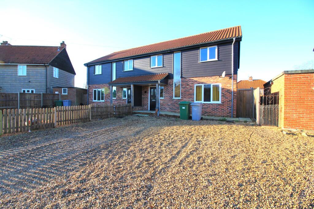 4 bed Semi Detached for rent in Freethorpe. From Alexander & Co - Norwich 4 bed Semi Detached for rent in Freethorpe. From Alexander & Co - Norwich