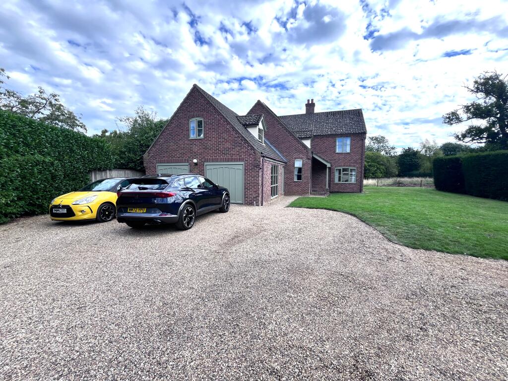5 bed Detached for rent in Hethersett. From Alexander & Co - Norwich 5 bed Detached for rent in Hethersett. From Alexander & Co - Norwich