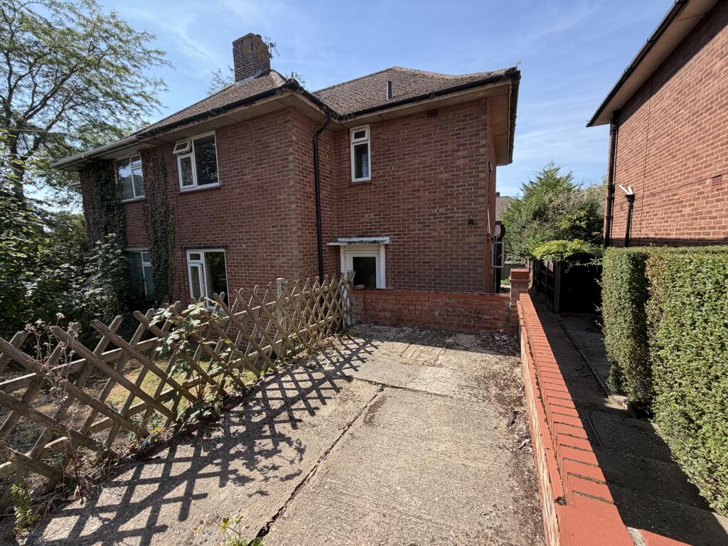 6 bed Semi Detached for rent in Colney. From Alexander & Co - Norwich 6 bed Semi Detached for rent in Colney. From Alexander & Co - Norwich