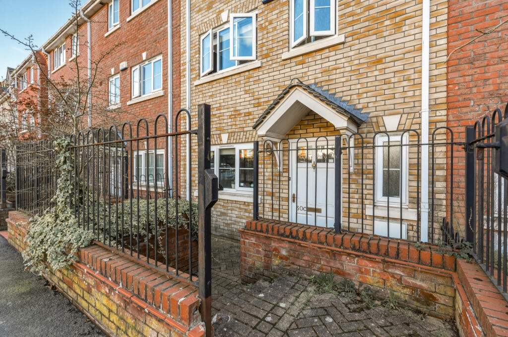 3 bed Town House for rent in Norwich. From Alexander & Co - Norwich 3 bed Town House for rent in Norwich. From Alexander & Co - Norwich