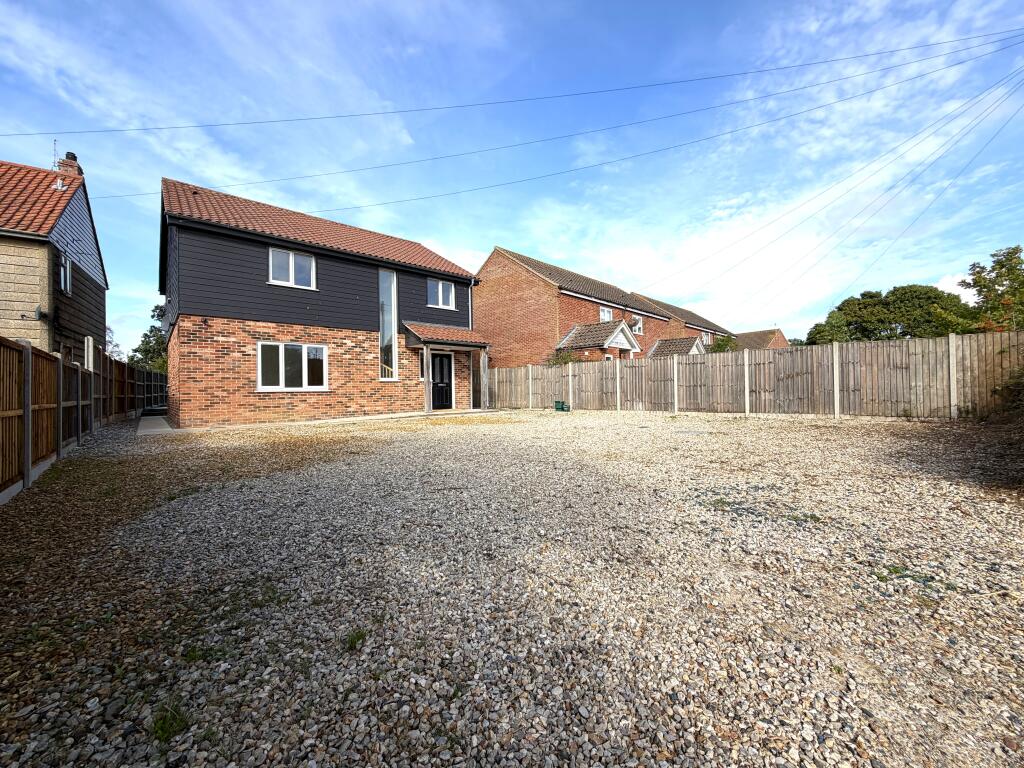 4 bed Detached for rent in Freethorpe. From Alexander & Co - Norwich 4 bed Detached for rent in Freethorpe. From Alexander & Co - Norwich