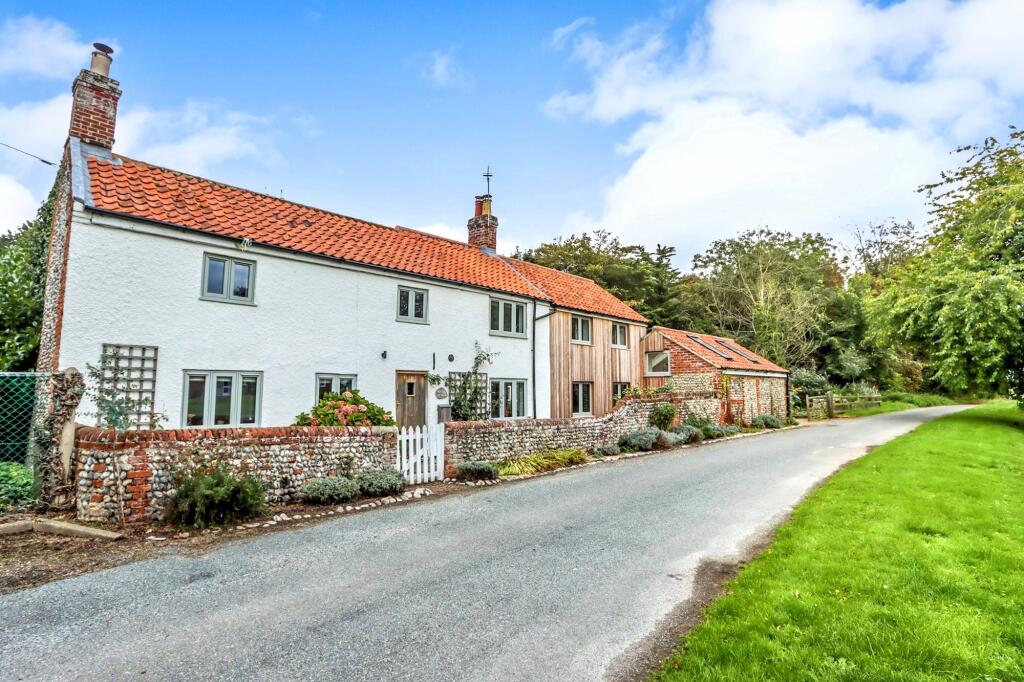 3 bed Detached for rent in Hickling. From Alexander & Co - Norwich 3 bed Detached for rent in Hickling. From Alexander & Co - Norwich