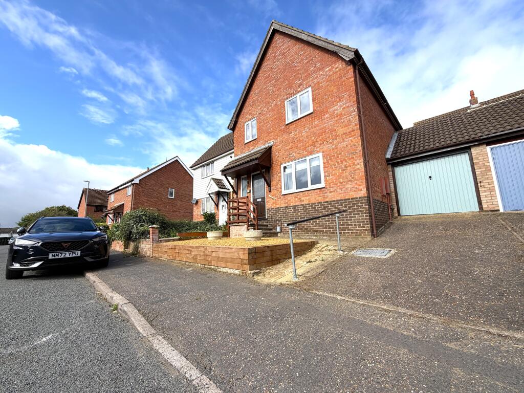 3 bed Semi Detached for rent in Keswick. From Alexander & Co - Norwich 3 bed Semi Detached for rent in Keswick. From Alexander & Co - Norwich