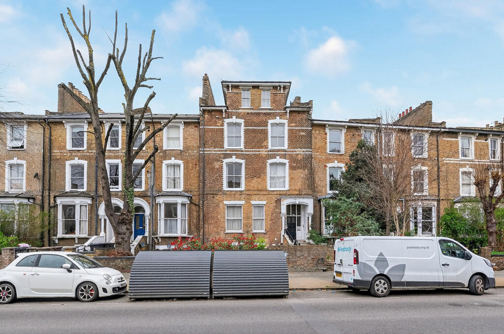 2 bed Apartment for rent in London. From Julian Reid Estate Agents - Stoke Newington