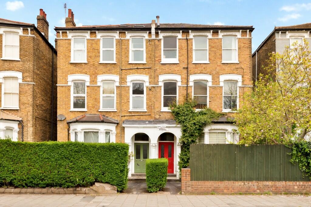 2 bed Apartment for rent in Stoke Newington. From Julian Reid Estate Agents - Stoke Newington