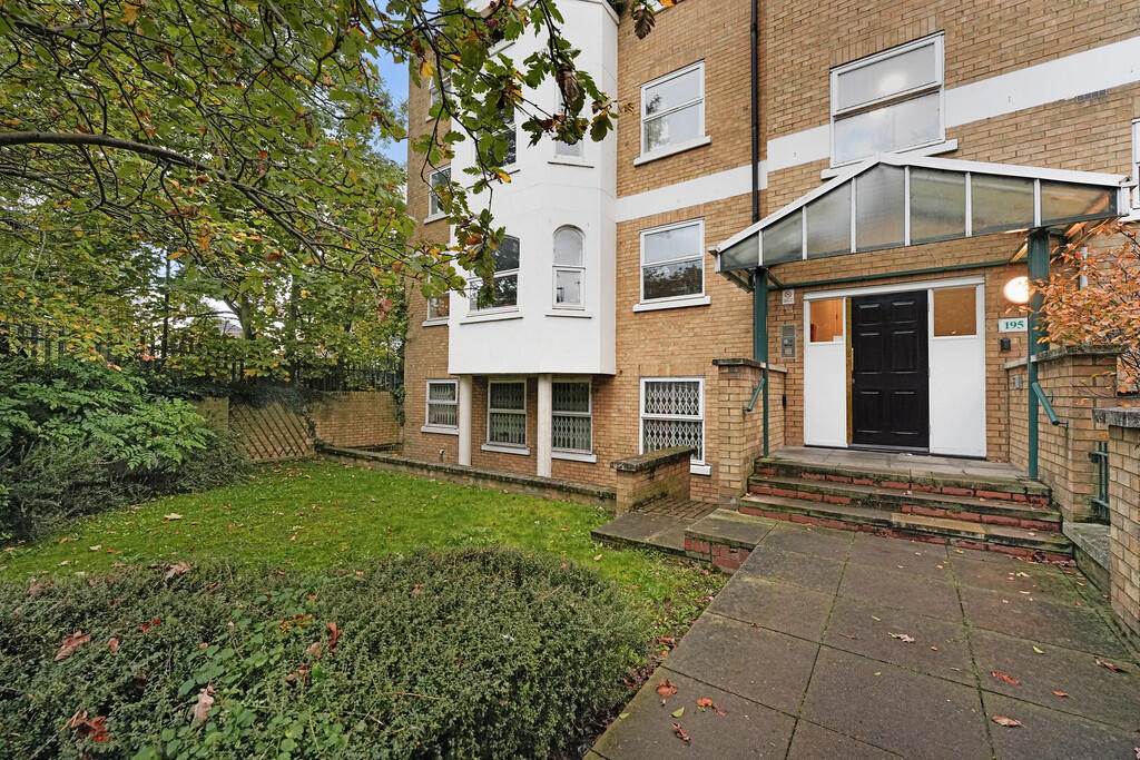 1 bed Apartment for rent in London. From Julian Reid Estate Agents - Stoke Newington
