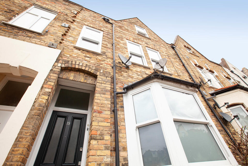 3 bed Apartment for rent in Tottenham. From Julian Reid Estate Agents - Stoke Newington