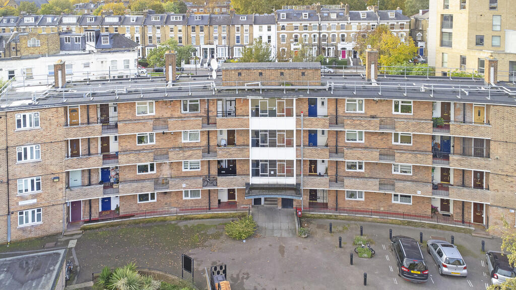 4 bed Apartment for rent in London. From Julian Reid Estate Agents - Stoke Newington