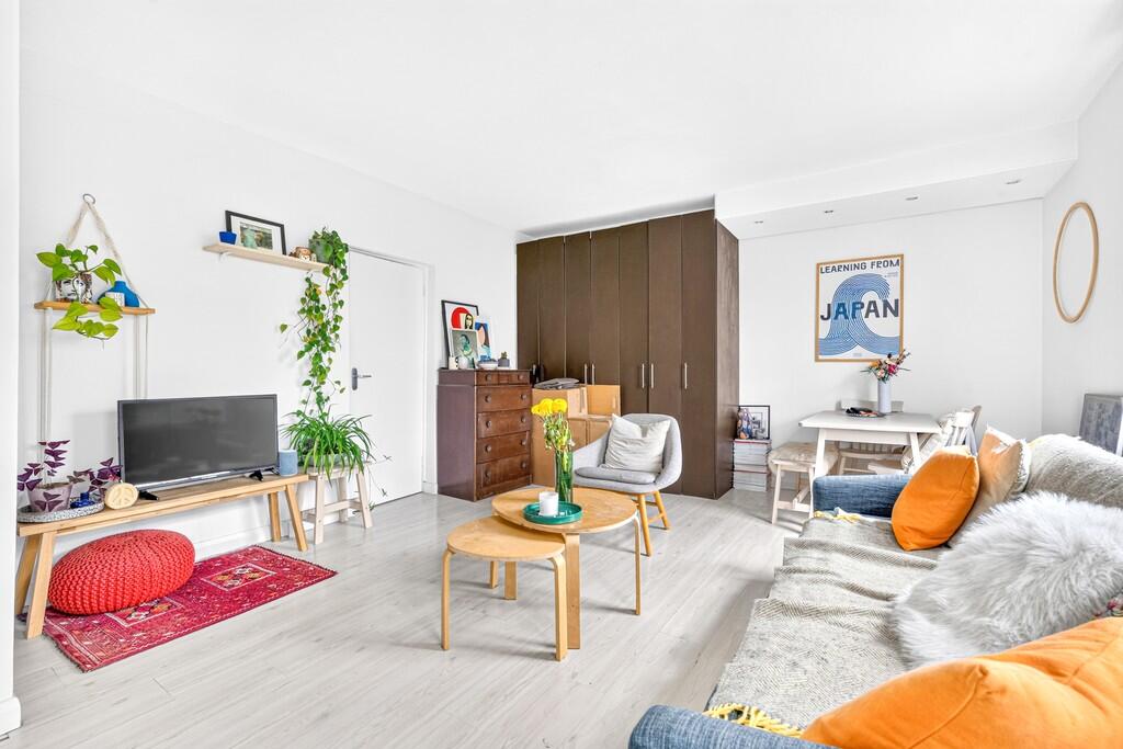 1 bed Apartment for rent in Stoke Newington. From Julian Reid Estate Agents - Stoke Newington