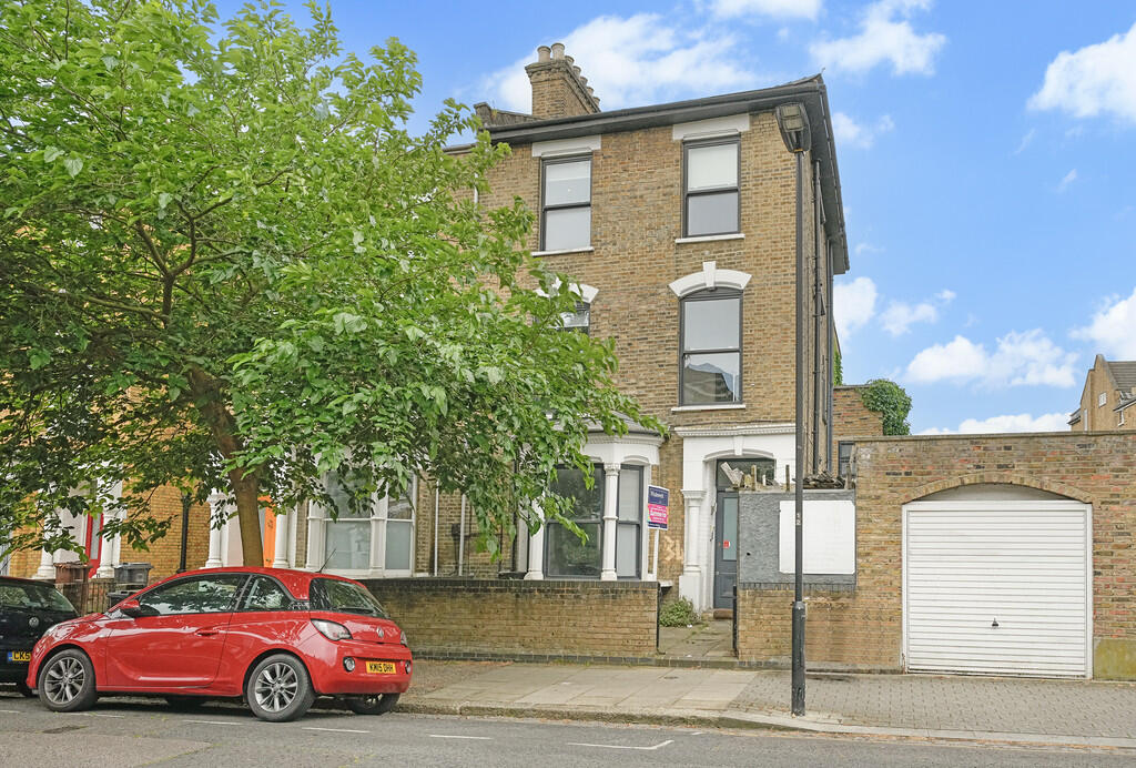 2 bed Apartment for rent in Stoke Newington. From Julian Reid Estate Agents - Stoke Newington