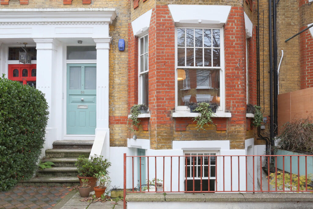 3 bed Apartment for rent in London. From Julian Reid Estate Agents - Stoke Newington 3 bed Apartment for rent in London. From Julian Reid Estate Agents - Stoke Newington
