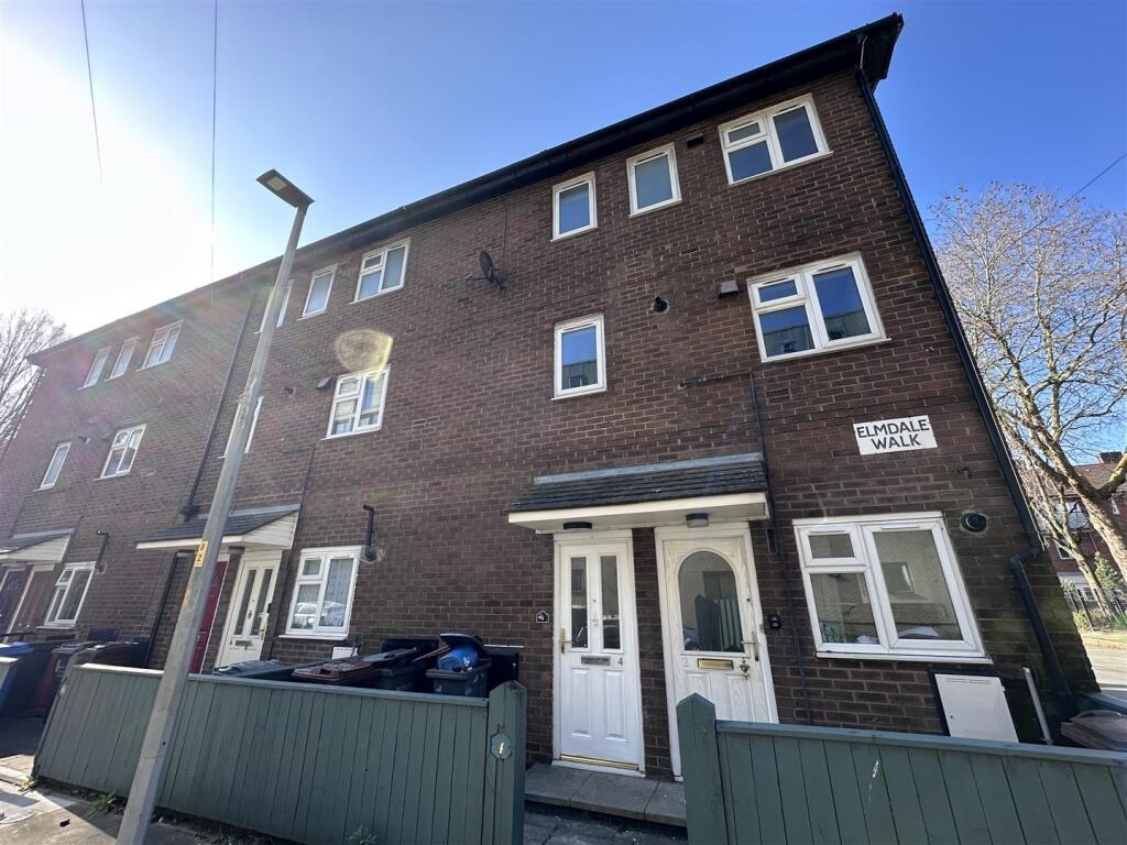 3 bed Mid Terraced House for rent in Manchester. From Kaytons Estate Agents - Manchester