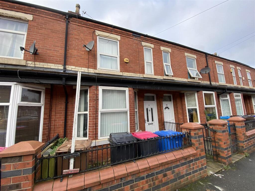 4 bed Mid Terraced House for rent in Salford. From Kaytons Estate Agents - Manchester 4 bed Mid Terraced House for rent in Salford. From Kaytons Estate Agents - Manchester