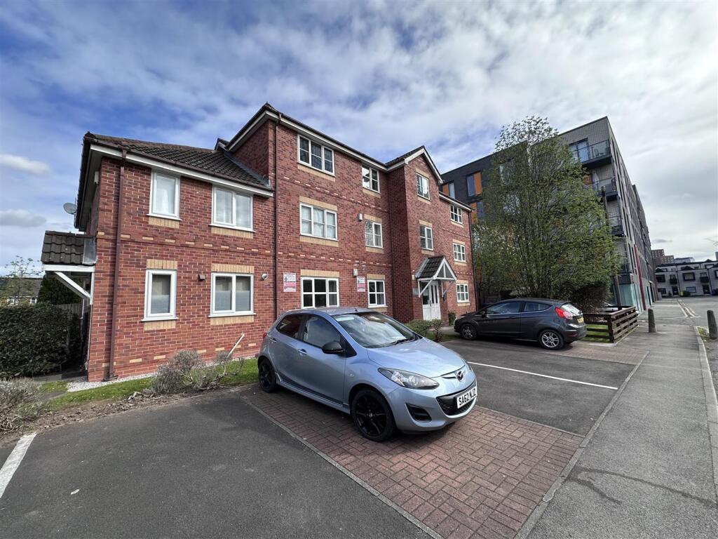 2 bed Apartment for rent in Salford. From Kaytons Estate Agents - Manchester