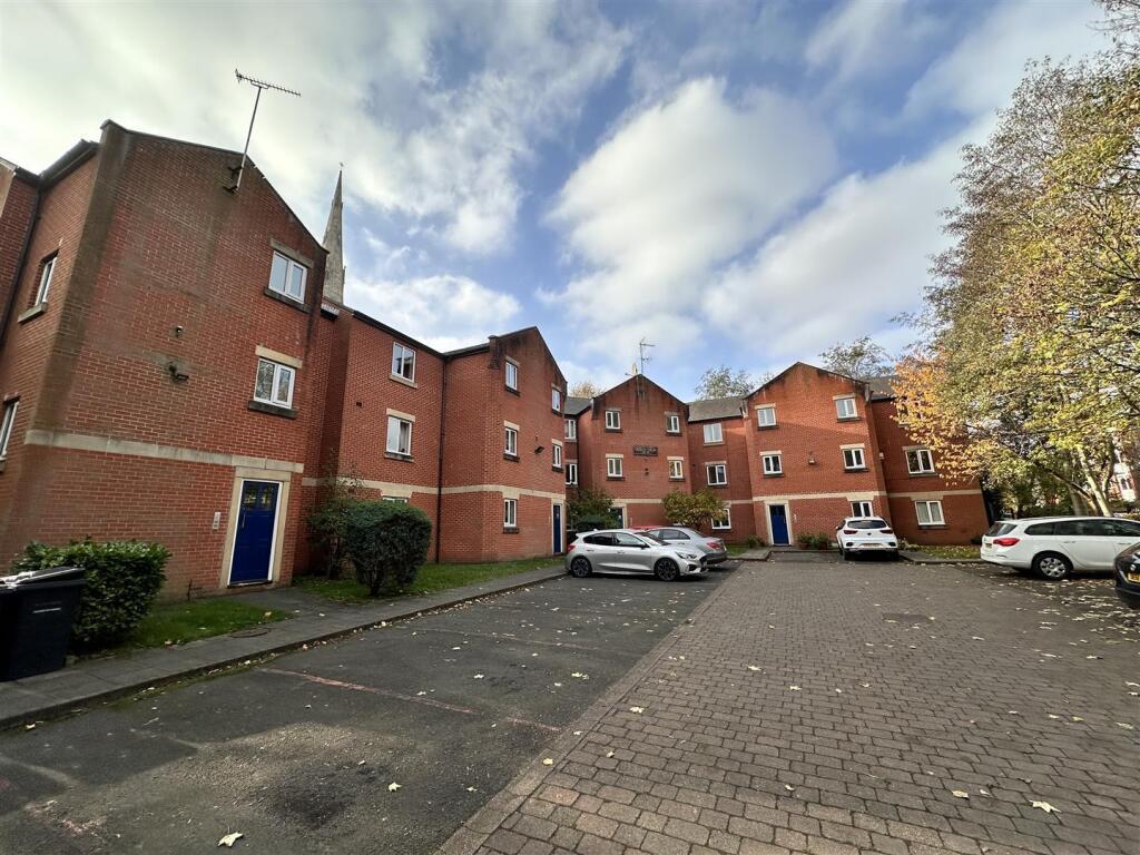 2 bed Apartment for rent in Manchester. From Kaytons Estate Agents - Manchester