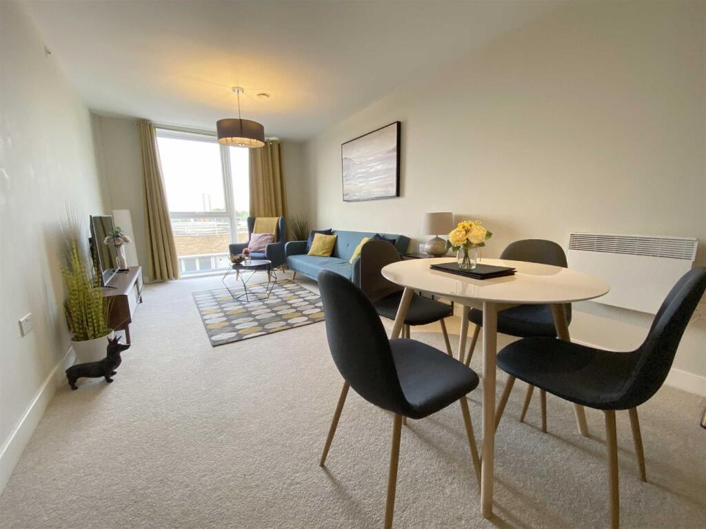2 bed Apartment for rent in Salford. From Kaytons Estate Agents - Manchester
