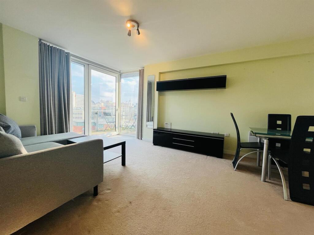 2 bed Apartment for rent in Manchester. From Kaytons Estate Agents - Manchester