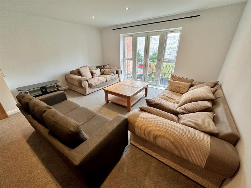 2 bed Apartment for rent in Manchester. From Kaytons Estate Agents - Manchester