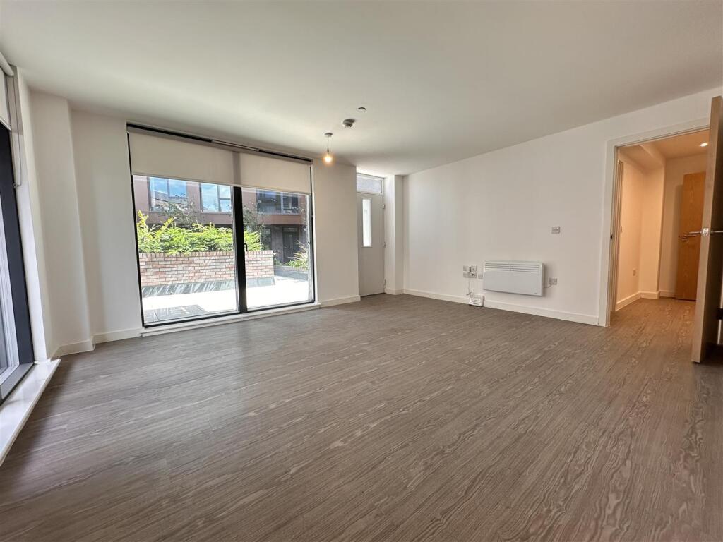 3 bed Annexe for rent in Salford. From Kaytons Estate Agents - Manchester 3 bed Annexe for rent in Salford. From Kaytons Estate Agents - Manchester