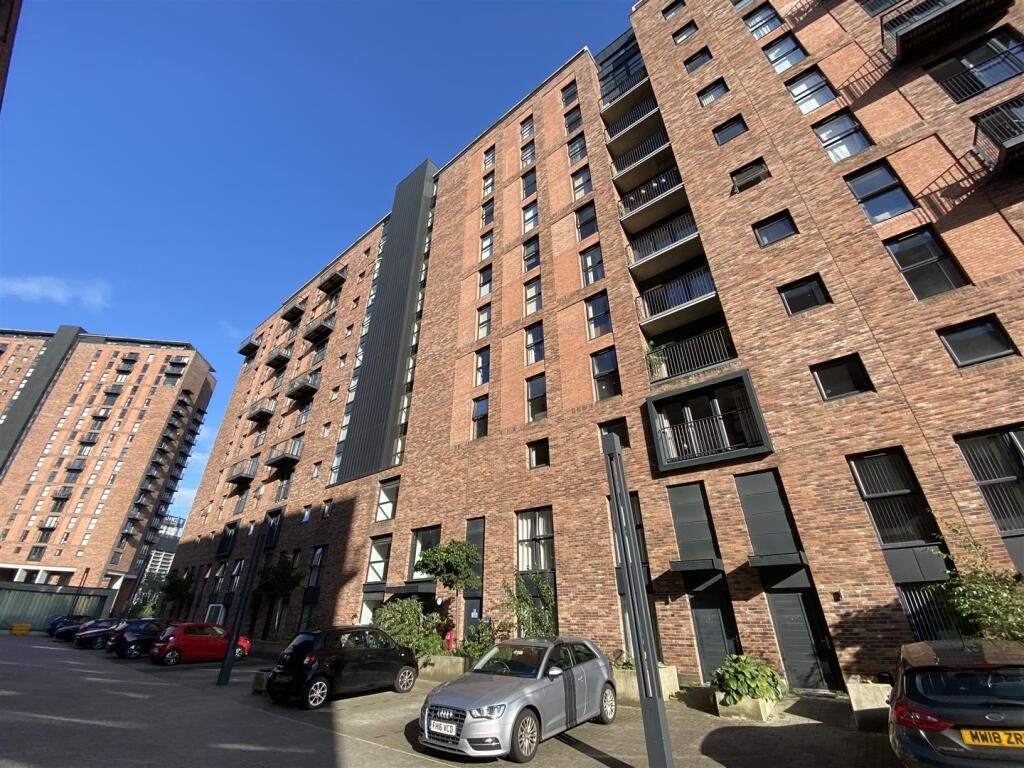 3 bed Apartment for rent in Salford. From Kaytons Estate Agents - Manchester