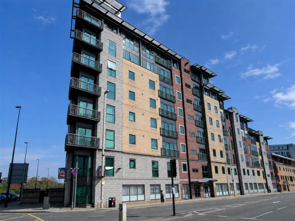 2 bed Apartment for rent in Salford. From Kaytons Estate Agents - Manchester
