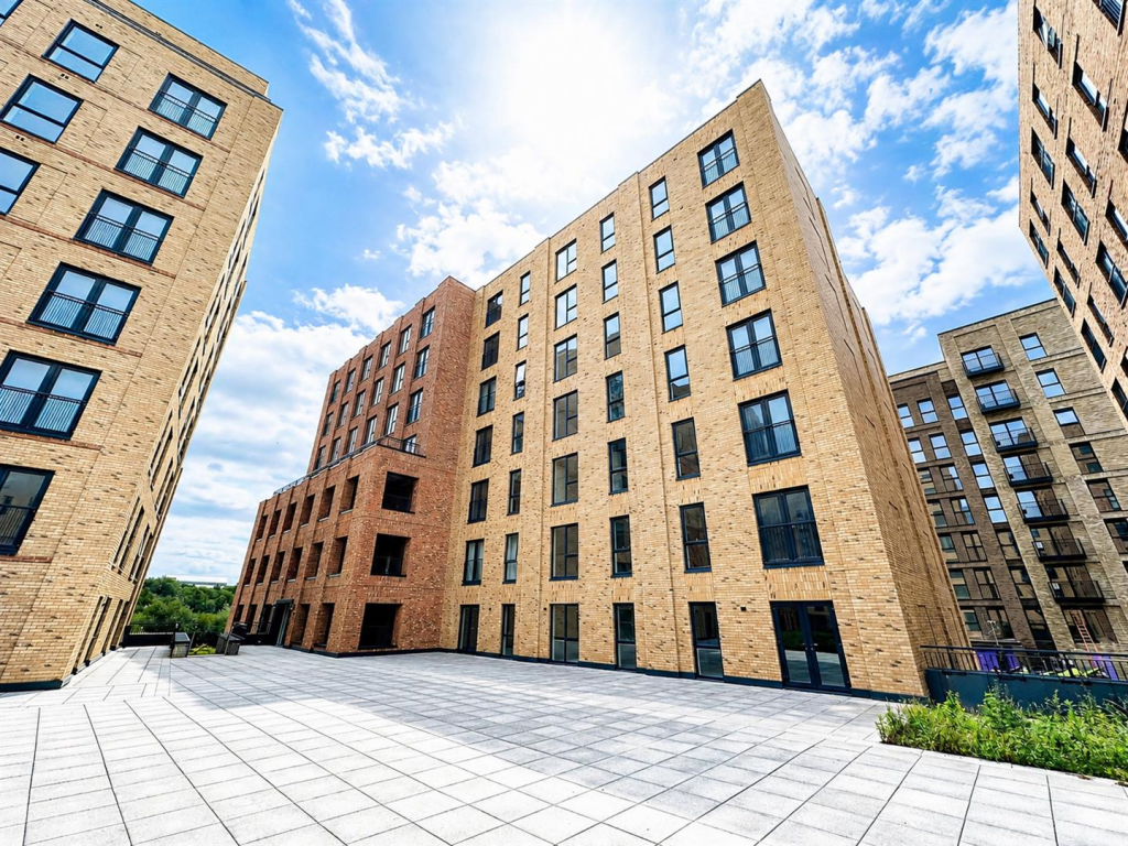 4 bed Studio for rent in . From Kaytons Estate Agents - Manchester 4 bed Studio for rent in . From Kaytons Estate Agents - Manchester