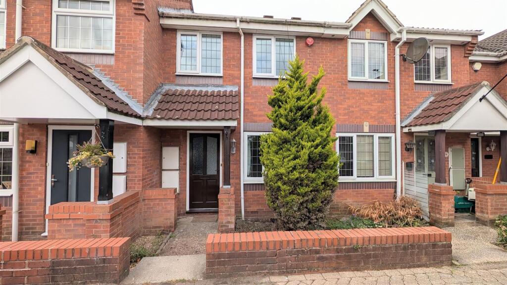 2 bed Mid Terraced House for rent in Dewsbury. From Kaytons Estate Agents - Manchester 2 bed Mid Terraced House for rent in Dewsbury. From Kaytons Estate Agents - Manchester