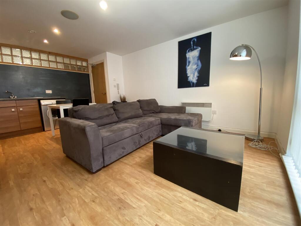 2 bed Apartment for rent in Manchester. From Kaytons Estate Agents - Manchester 2 bed Apartment for rent in Manchester. From Kaytons Estate Agents - Manchester