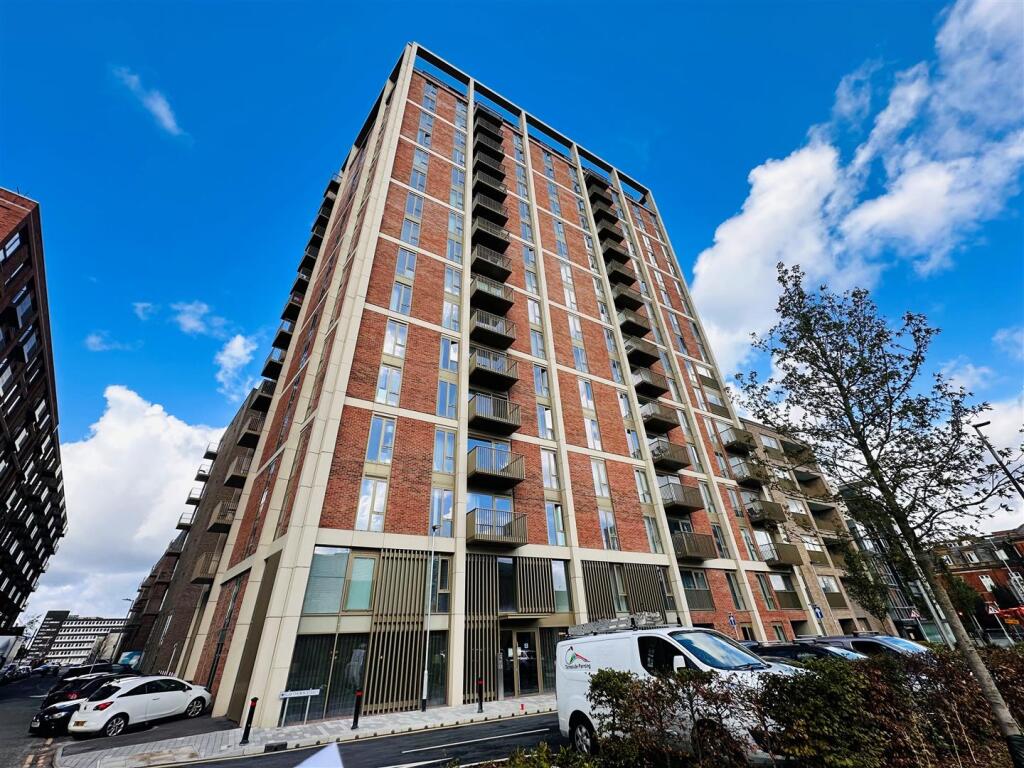2 bed Apartment for rent in Salford. From Kaytons Estate Agents - Manchester